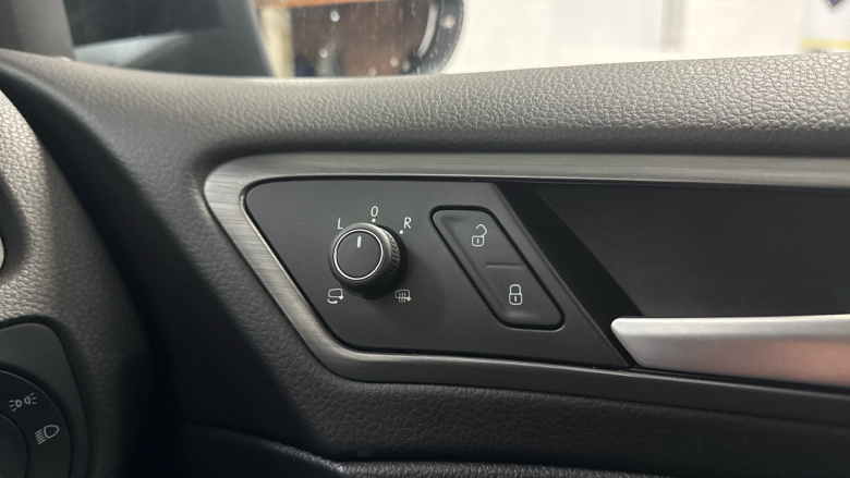 Volkswagen Golf 1.6 TDI SE 5dr DSG [Nav] Diesel Estate